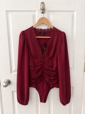 NWT Lulu’s Burgundy Lace Trim Ruched Long Sleeve Bodysuit Medium​